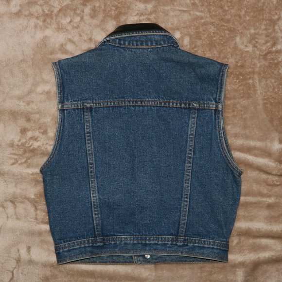 Cache Denim Jean Jacket with Genuine Leather Trim - Length 17 - Pits/Chest 15.5 - Picture 5 of 7